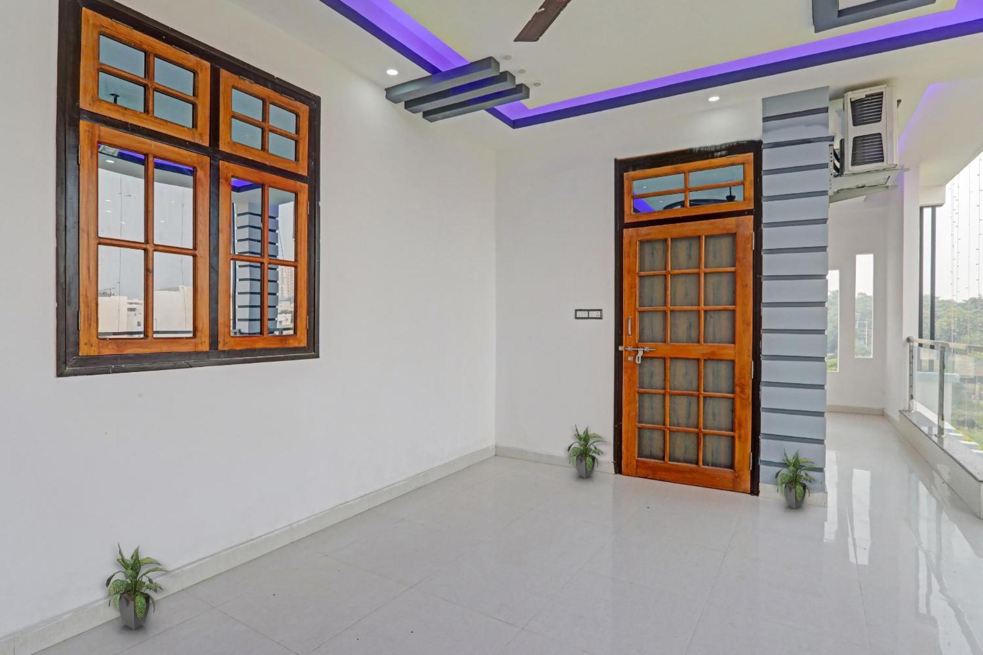 Townhouse Relax Inn Chinhat Экстерьер фото